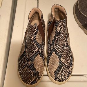 Coconuts boutique brand shoes